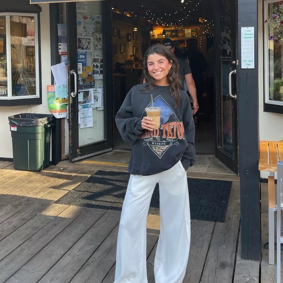 Abercrombie Grand Teton Sweatshirt - Picture 2 of 4